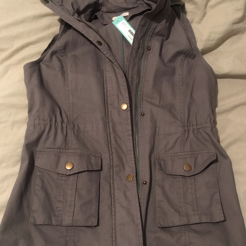 41Hawthorn Jahana Cargo Vest NWT